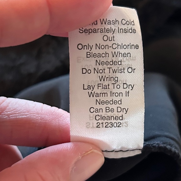 CAbi " Date Night" Black Floral Lace Sheath  Lined Sleeveless Cami Tank Blouse - Picture 12 of 12